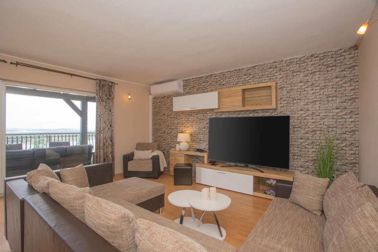 Apartment Mozart シベニク エクステリア 写真